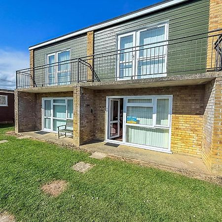 Lovely 4 Berth Chalet To Hire In Hemsby Nearby The Beach Ref 18177B ภายนอก รูปภาพ