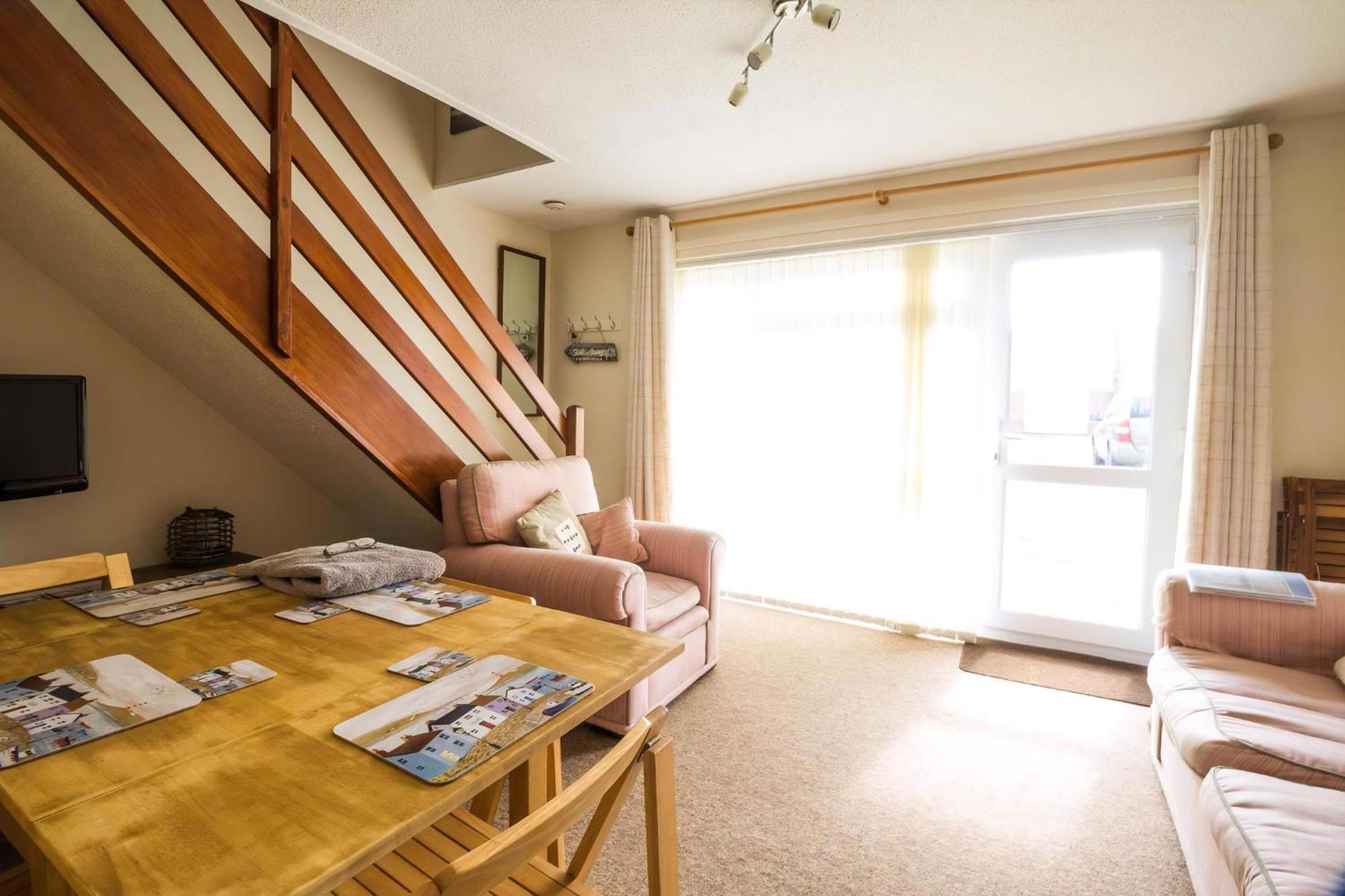 Lovely 4 Berth Chalet To Hire In Hemsby Nearby The Beach Ref 18177B ภายนอก รูปภาพ