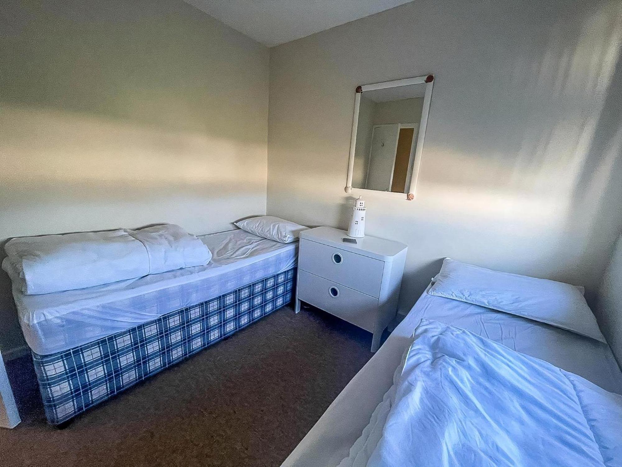 Lovely 4 Berth Chalet To Hire In Hemsby Nearby The Beach Ref 18177B ภายนอก รูปภาพ