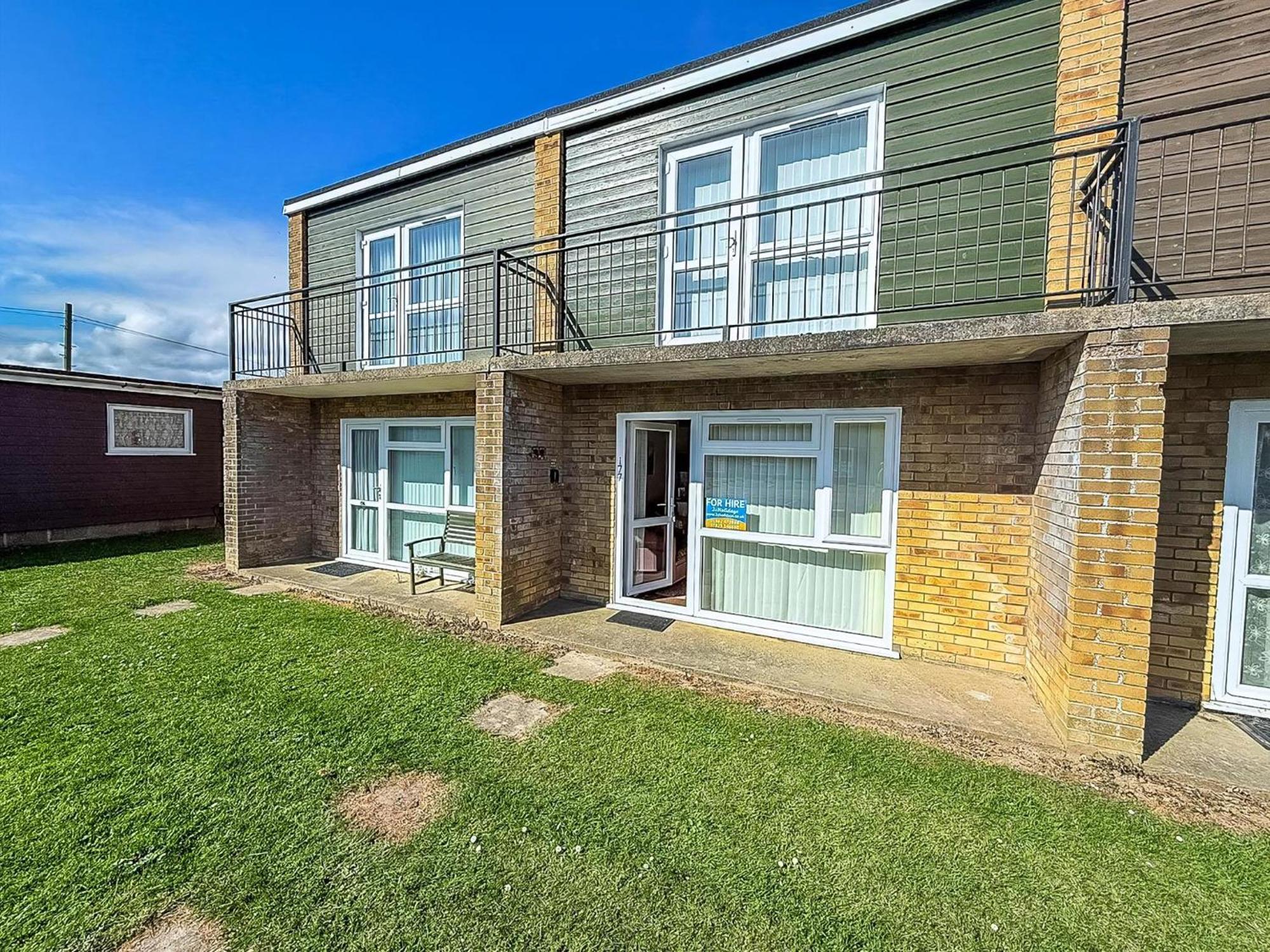 Lovely 4 Berth Chalet To Hire In Hemsby Nearby The Beach Ref 18177B ภายนอก รูปภาพ